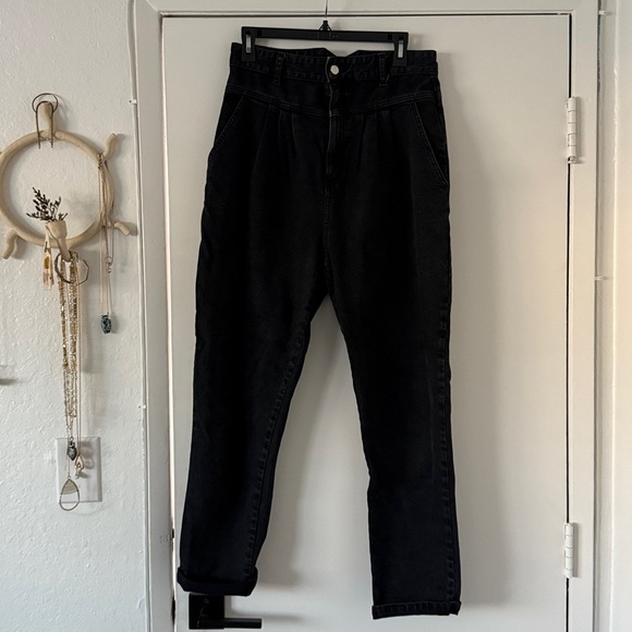 High Waisted Skinny jeans in Black - Picture 2 of 4